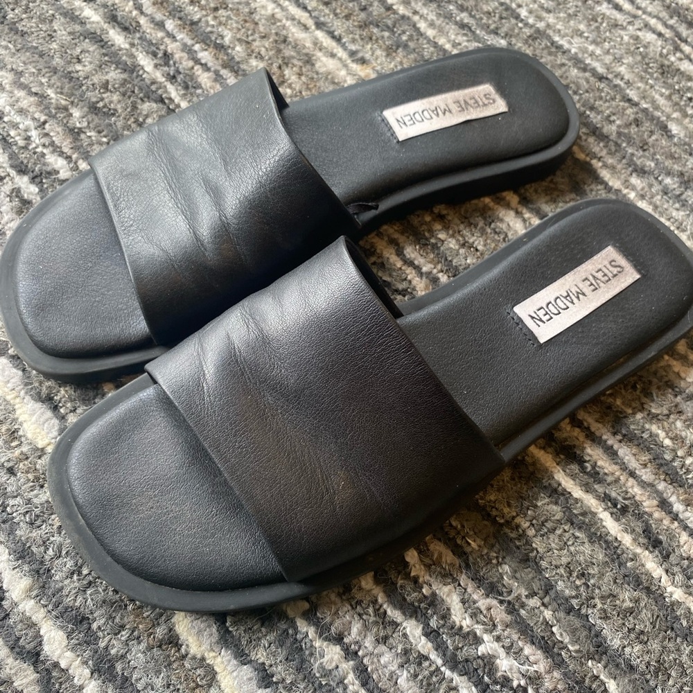 Steve Madden Black Slip-On sandal